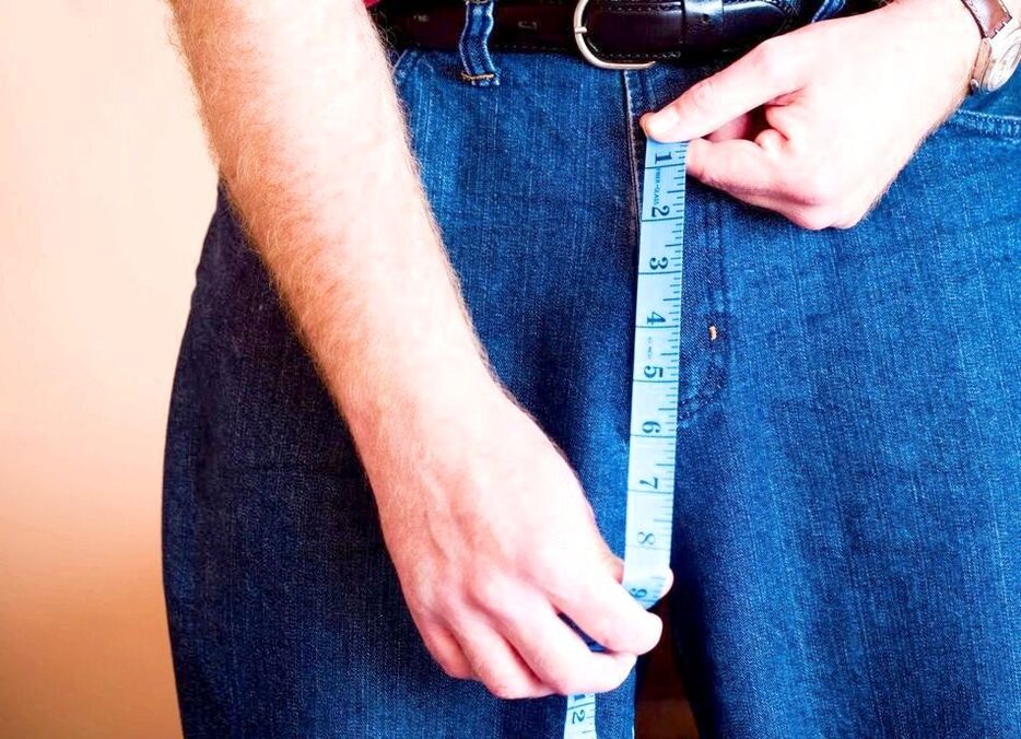 марде, ки penisро пас аз калон кардан чен мекунад